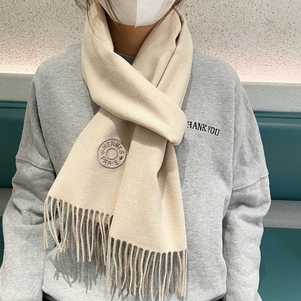 ブランドマフラー正面デザイン